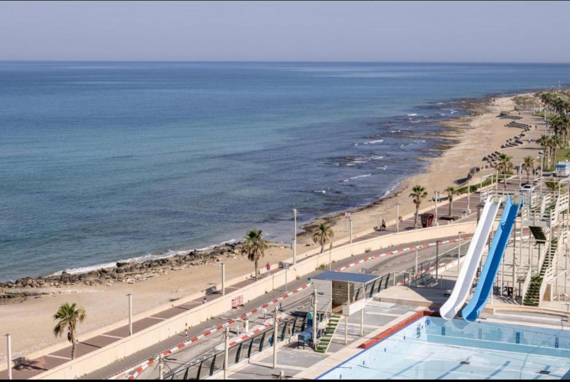 الشقق الفندقية حيفافي  Almog Tower المظهر الخارجي الصورة