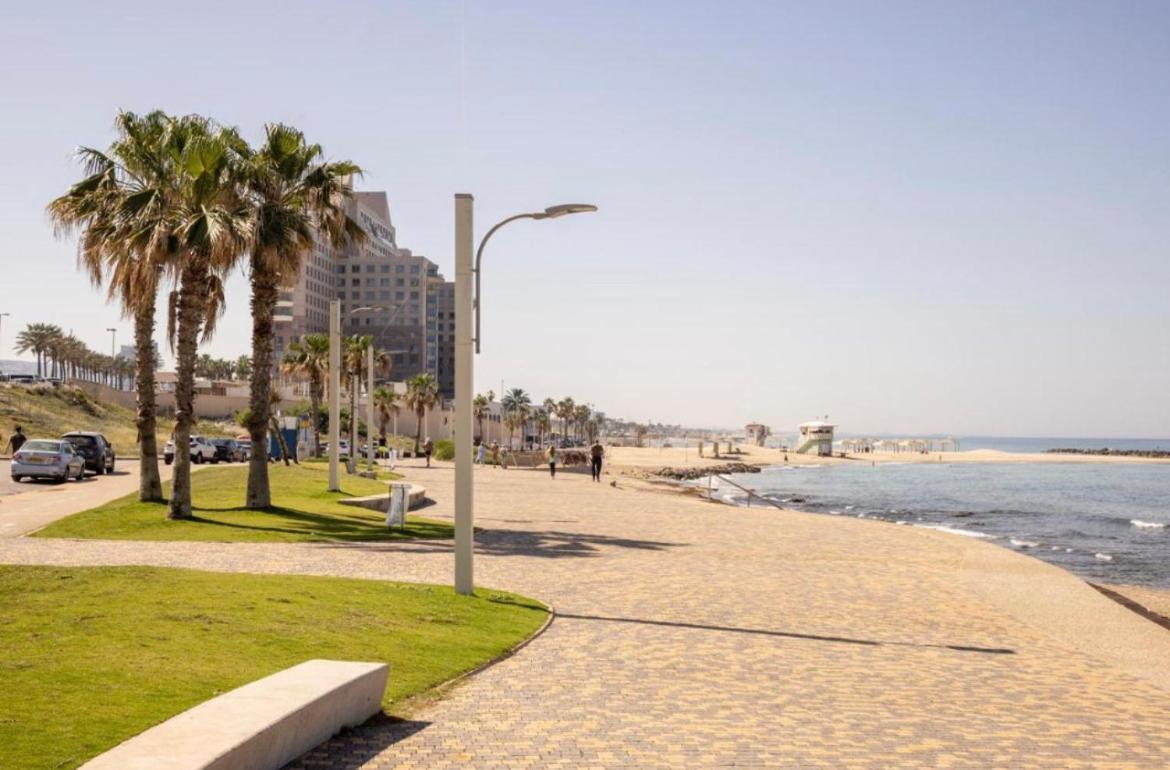 الشقق الفندقية حيفافي  Almog Tower المظهر الخارجي الصورة